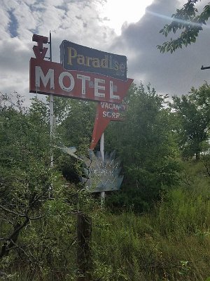 2017-08 Tucumcari Paradise motel 1