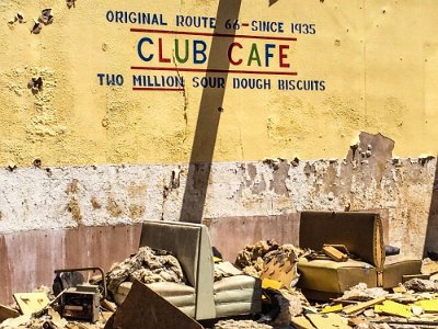 2015-04-30 Santa Rosa - Club Cafe being demolished 1