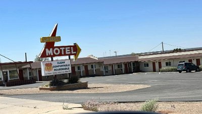 2024-05 Santa Rosa - La Mesa motel by Kimberly Rogers Ward