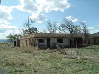 2005-05-15 Cubero - Mnt Taylor motel (4)