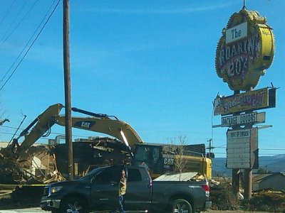 2014-02-12 - Roaring 20's being demolished 2