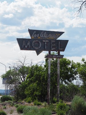 2019-09-16 Grants - Los Alamilos motel