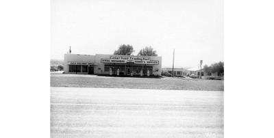 1962 Sanders - Cedar Point Trading Post outside