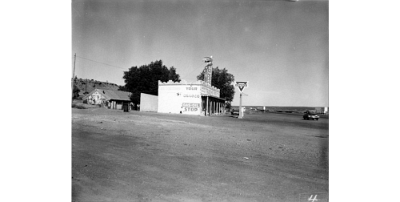 1968 Sanders Trading Post on post-1947 alignment of Route 66, looking east.
