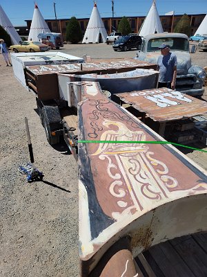 2022-05-30 Holbrook - The Plainsman sign being removed by Bill Gittins 3