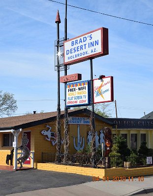 2019-03-31 Holbrook - Brad's Desert Inn (1)