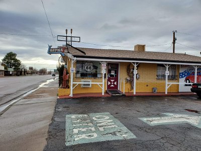 202x Holbrook - Brad's Desert inn by Jim Ross