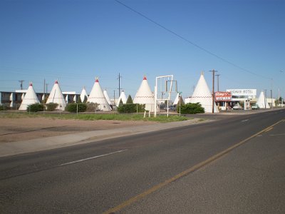 2009-05 Wigwam hotel (7)