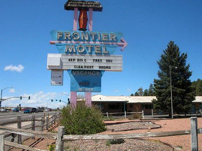 2006-05 Flagstaff - Frontier motel by Sean Evans