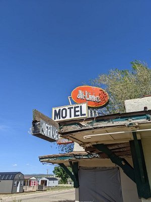 2023-05 Ashfork - Hi Line motel by Blue Miller (2)
