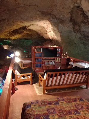 2019-09-18 Grand Canyon Caverns (1)