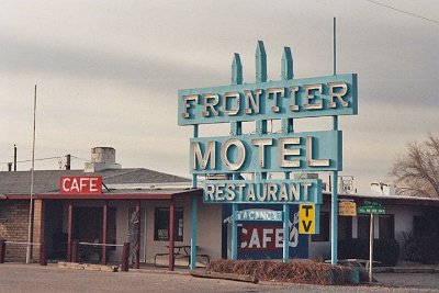 2006 Truton - Frontier motel (2)