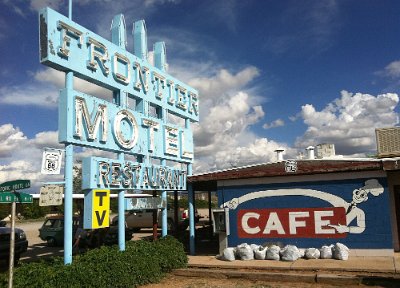 201x Truton - Frontier motel (1)