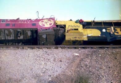 1977-11 Kingman train derailment by William Kinsley 4