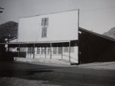 195x - Oatman Theater Building
