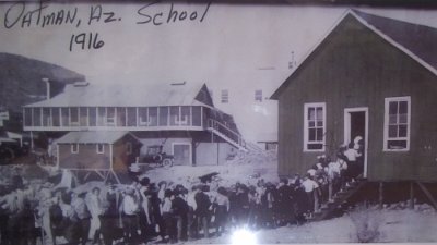 1916 Oatman school with Oatman Drug in the background