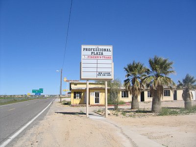 201x Yucca- Whiting Bros motel (3)