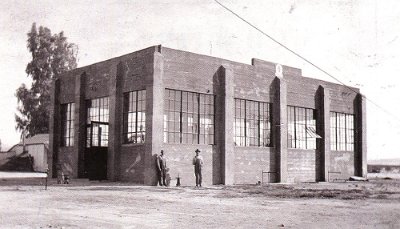1927 Danby - Santa Fe pump house with Finley Philips and Fred Miller