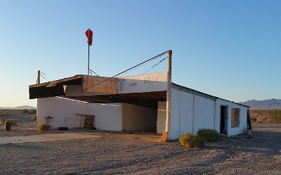 2015-06 Abandoned-airstrip-in-Amboy-California-Ghost-Town-04 JKJK :\Áû  V Ï   IÞ    j      5      e é  aí    ç Ê e#ÿÿ  S´ÿÿ
 Æÿÿþÿÿû÷þÿj...