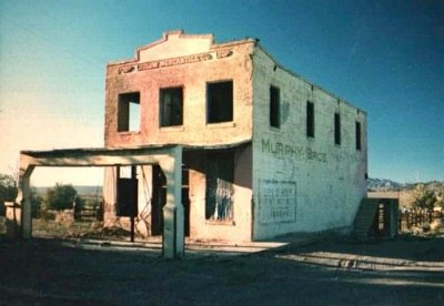 1987-01 Ludlow - Murphy Bros by Chuck Maley