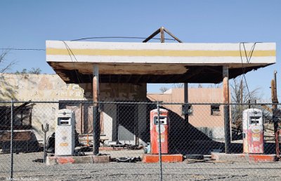 2023 Newberry Springs former Whiting Brothers Gas Station by Mariko Kuakabe