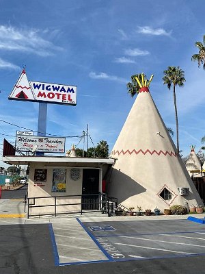 2021-11-19 Rialto - Wigwam hotel by Mark S Bowman 2