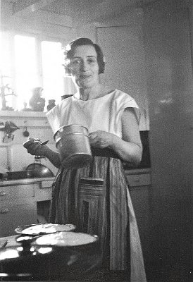 Dorothea Lange in the kitchen, 1936-RonPartridge
